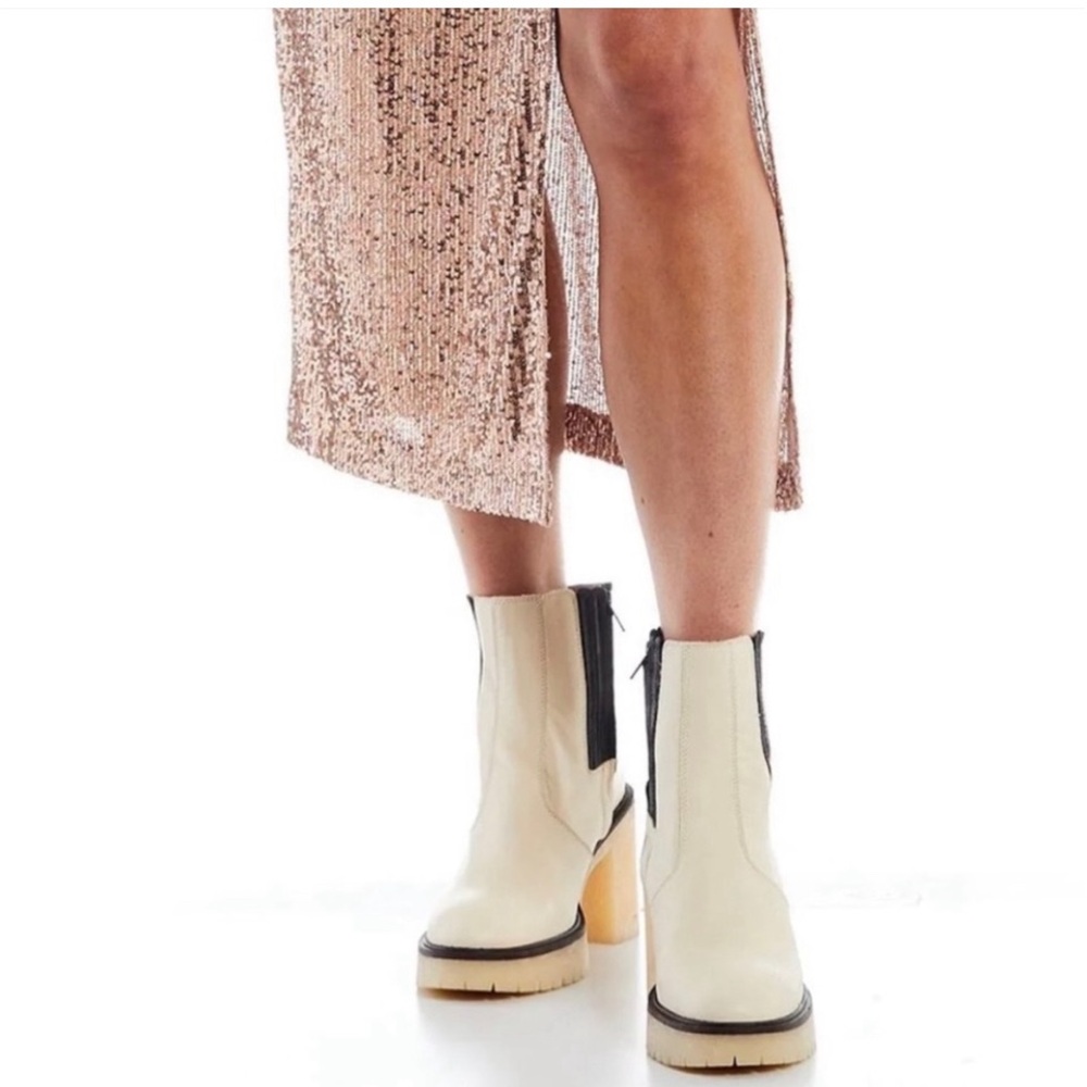 NIB Free People James Chelsea Boot Bootie in Bone Leather $188 - Picture 6 of 15